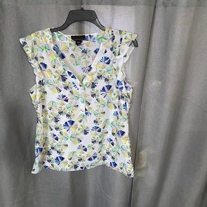 Attention Floral print blouse ruffle sleeves